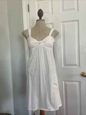Betty Blue Women’s White Sleeveless baby doll Pockets women’s size M